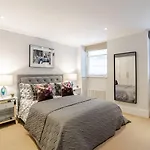 Lavish Designer 3 Bed Apartment Near Oxford Street